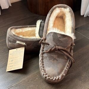 Bearpaw Moc II Never Wet,cow suede,sheepskin lined footbed,TPR outsole,camo